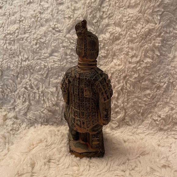 Vintage Chinese Terracotta Clay Warrior Army Soldier Kneeling 5 1/4” T 2 1/4” W - Picture 3 of 6